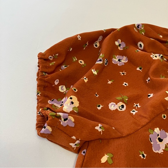 Sanctuary NWT Brown Small Floral Crop Top, Puff Sleeves - Picture 10 of 15